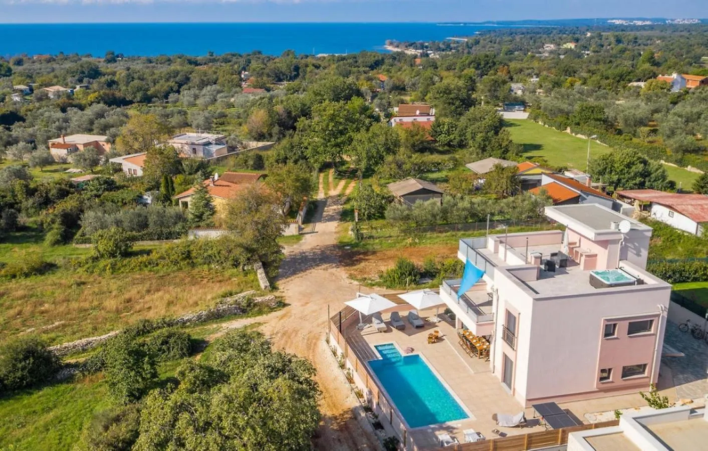 Villa Karizma - Sea View, Swimming Pool, Hot Tub, Brijuni, Fazana, Peroj